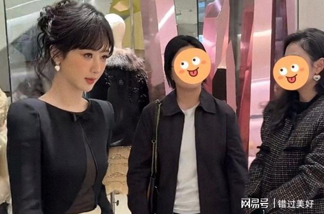 天奴线小时杨紫深陷“整容”风波PG麻将胡了免费模拟器出席华伦(图4)